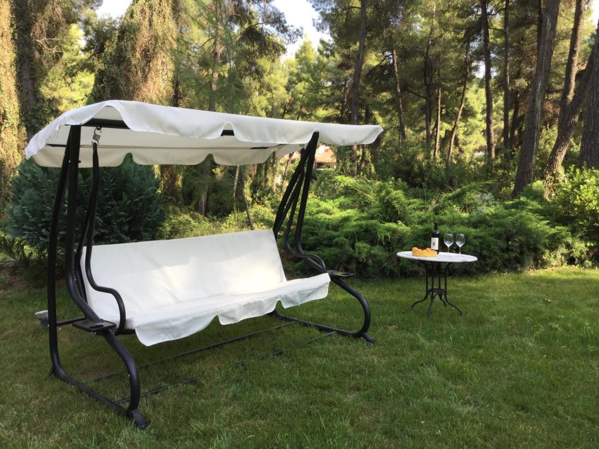 Beautiful Summerhouse In Sani'S Pine Forest Сани Бийч Екстериор снимка